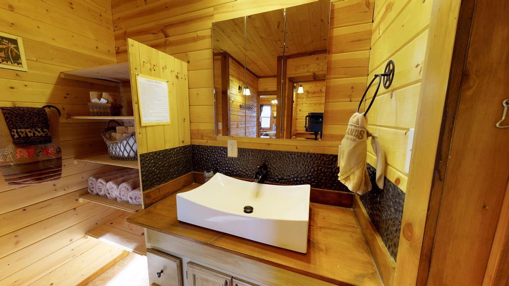 מונטיצ'לו Long View Cabin, Breakfast Deck Overlooking The Canyon! מראה חיצוני תמונה